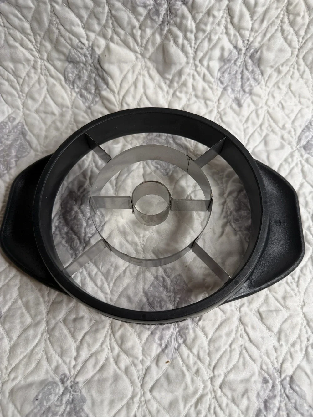 Pampered Chef Black Apple Corer and Slicer